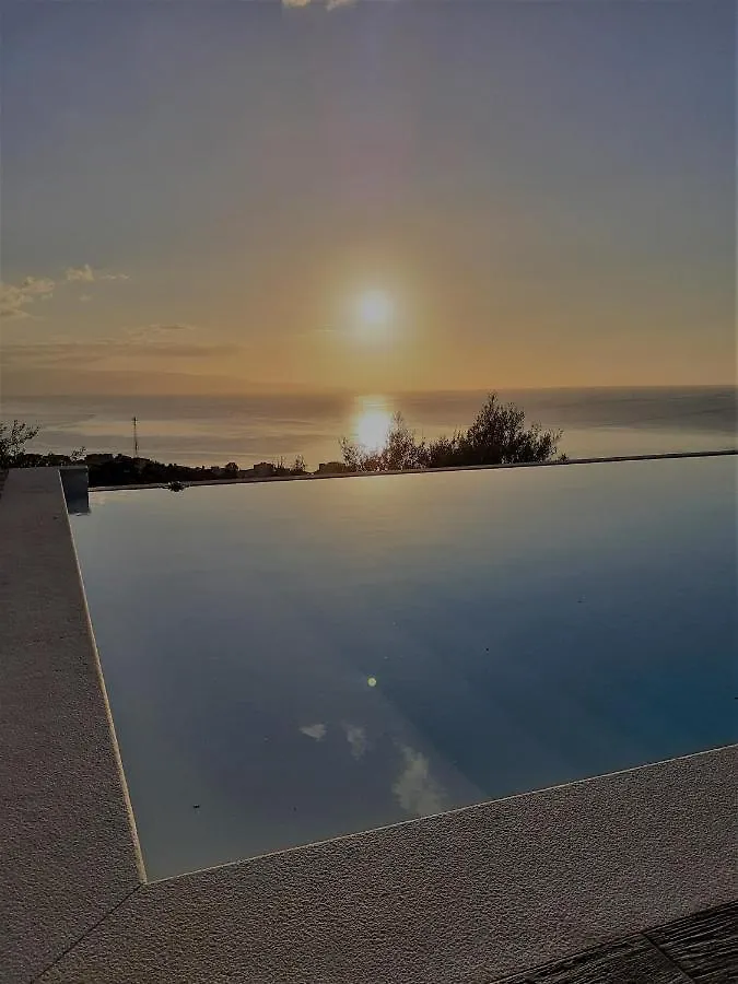 Affittacamere Villa Infinity ∞ Santa Teresa Di Riva