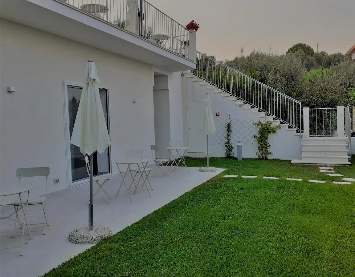 Villa Infinity ∞ Santa Teresa Di Riva 0*,  Italia