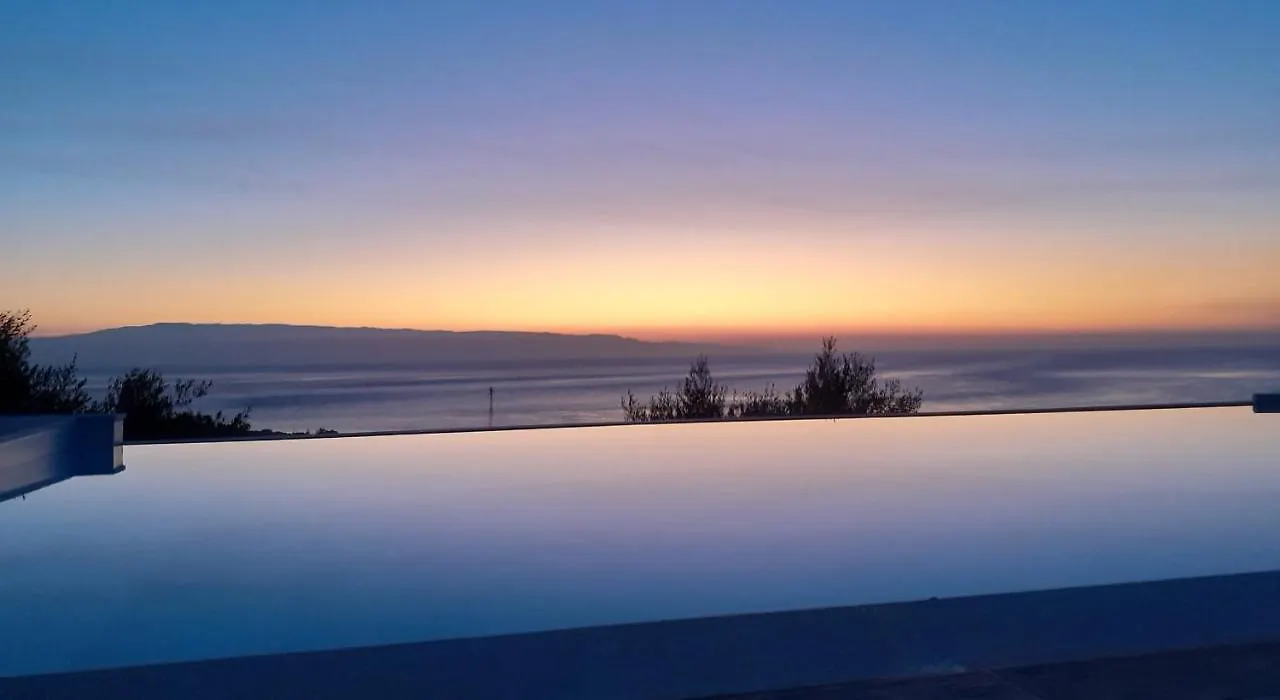 Affittacamere Villa Infinity ∞ Santa Teresa Di Riva