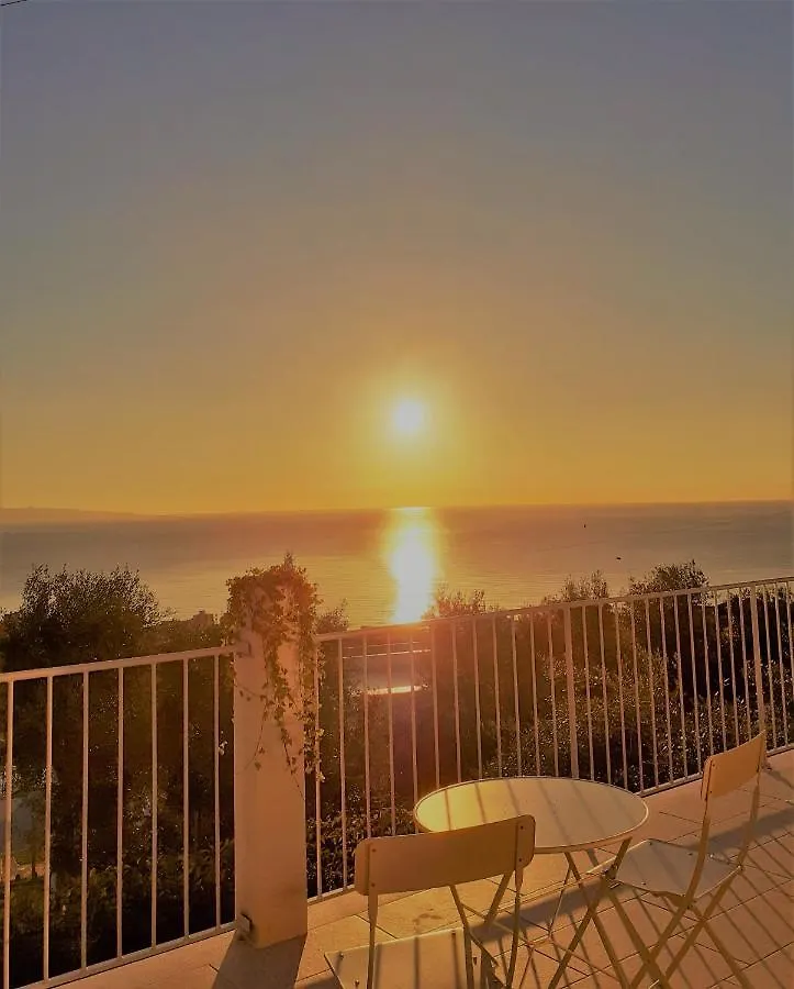 Villa Infinity ∞ Santa Teresa Di Riva Affittacamere